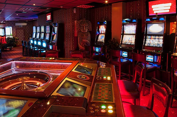 dapetduit live casino table with blackjack and roulette options